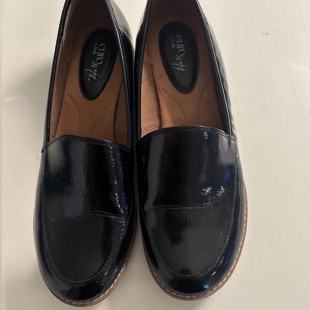 EuroSoft patent faux leather comfort slip on shoes EUC loafers